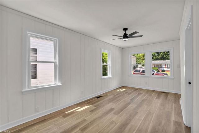 2801 Evergreen PL, Portsmouth, VA 23704