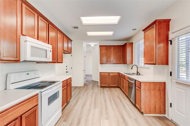 8116 Forest Heights LN, Austin, TX 78749