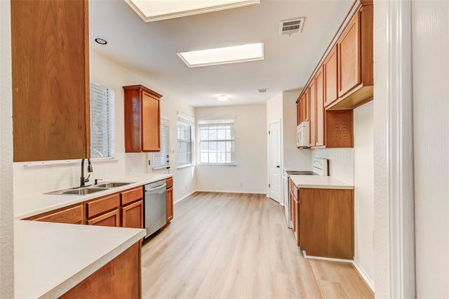 8116 Forest Heights LN, Austin, TX 78749