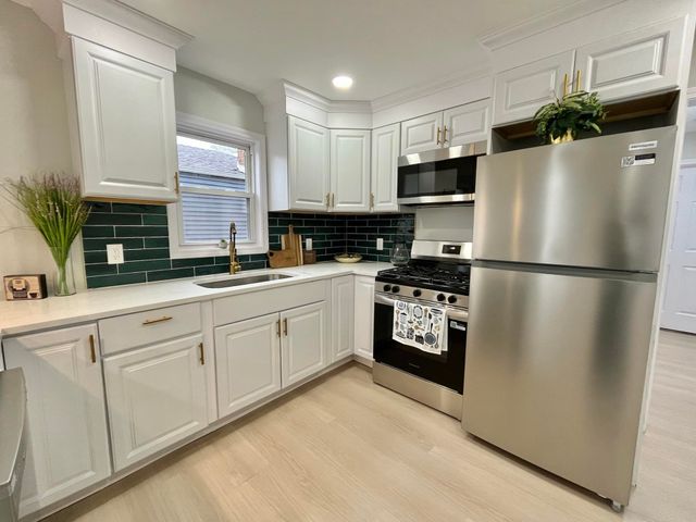 480 W 23rd Avenue, Gary, IN 46407