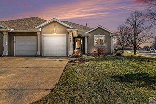 2448 SW Golf View CT, Topeka, KS 66614