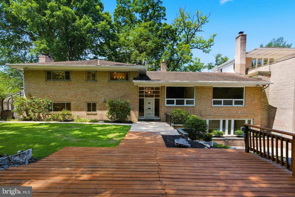Image 1 of property listing at 7010 OREGON AVE NW, Washington, DC 20015