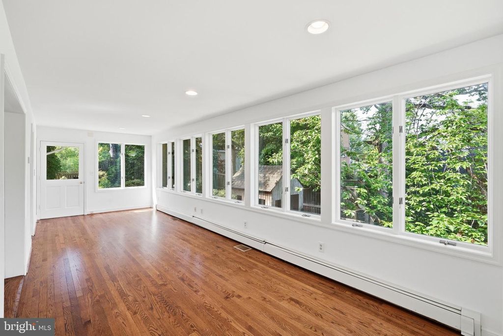 Image 11 of property listing at 7010 OREGON AVE NW, Washington, DC 20015