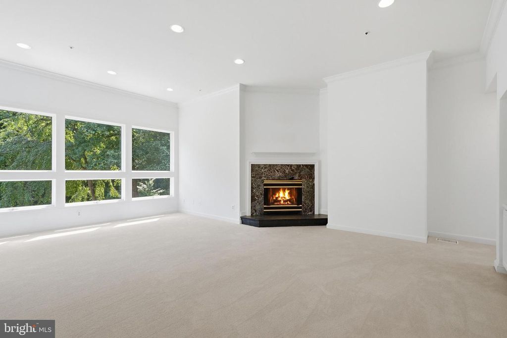 Image 18 of property listing at 7010 OREGON AVE NW, Washington, DC 20015