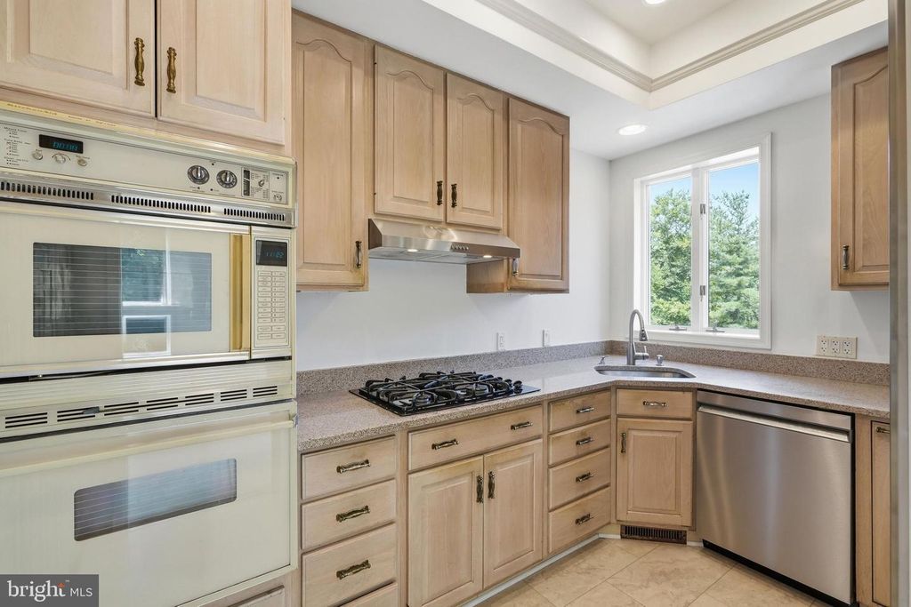 Image 19 of property listing at 7010 OREGON AVE NW, Washington, DC 20015
