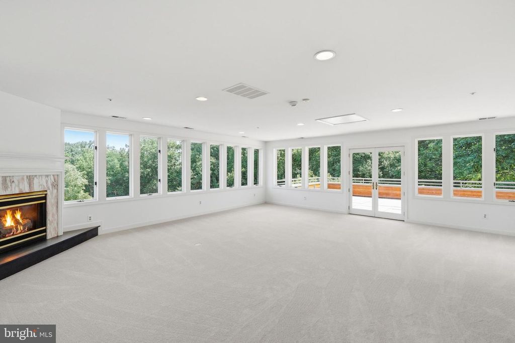 Image 6 of property listing at 7010 OREGON AVE NW, Washington, DC 20015