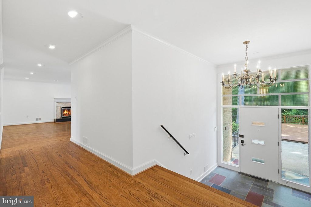 Image 7 of property listing at 7010 OREGON AVE NW, Washington, DC 20015