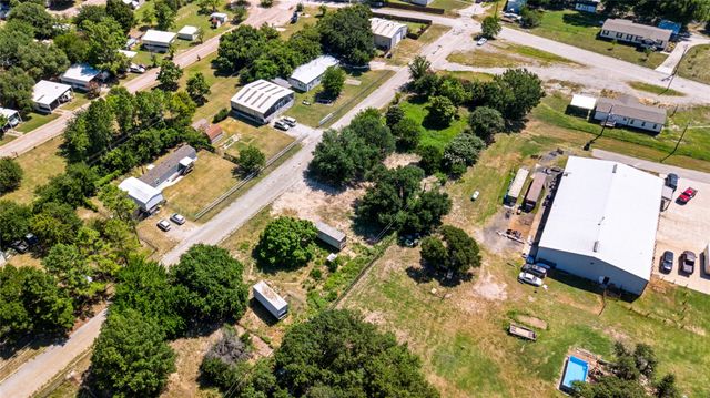 108 Angela Street, Azle, TX 76020