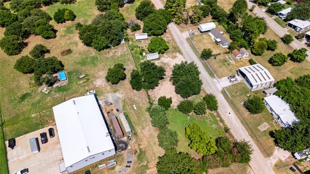 108 Angela Street, Azle, TX 76020