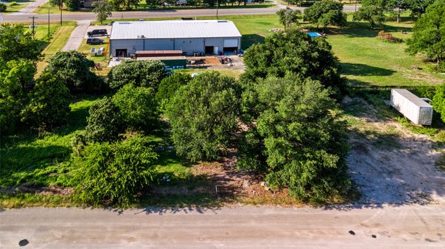 108 Angela Street, Azle, TX 76020