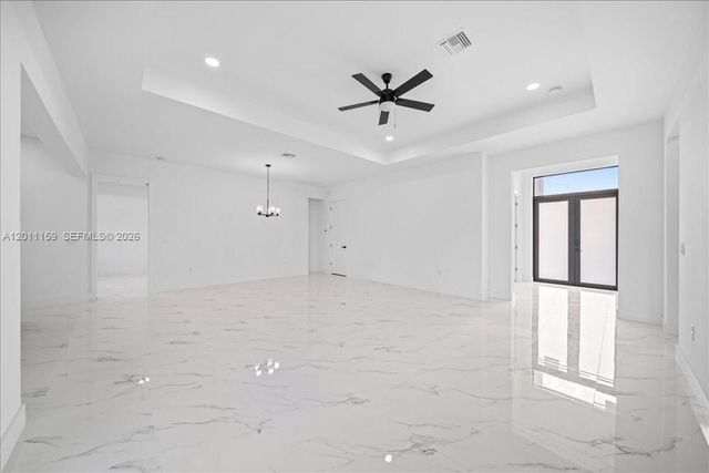 2220 NE 9th PL, Cape Coral, FL 33909