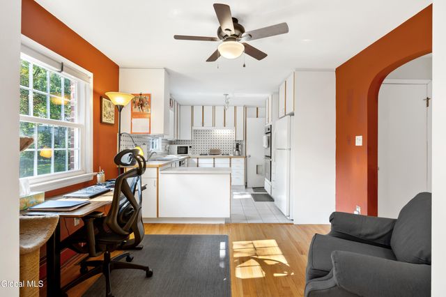 2324 Niskayuna Drive, Niskayuna, NY 12309