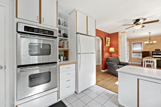 2324 Niskayuna Drive, Niskayuna, NY 12309