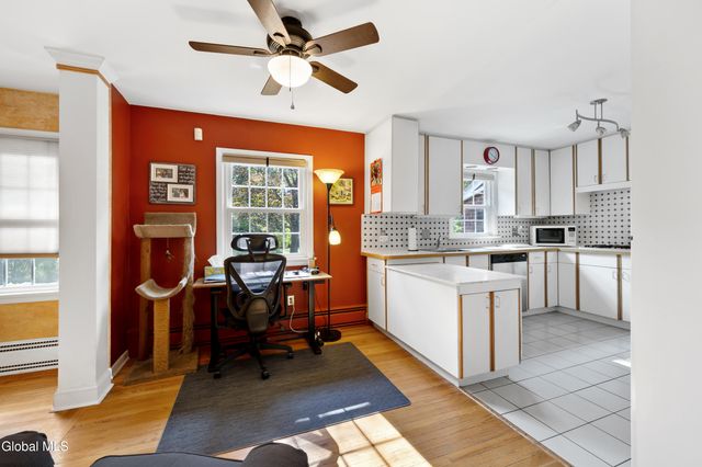 2324 Niskayuna Drive, Niskayuna, NY 12309