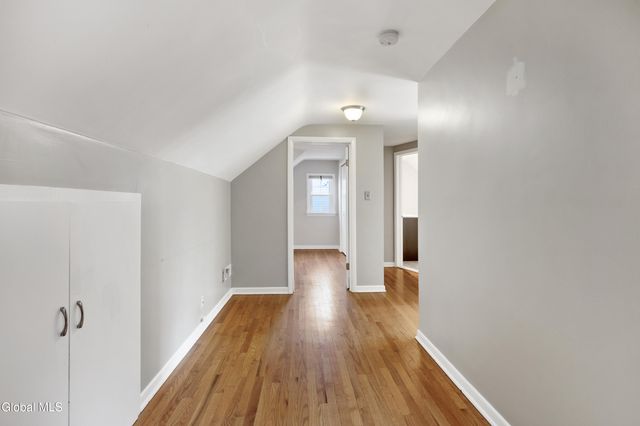 2324 Niskayuna Drive, Niskayuna, NY 12309