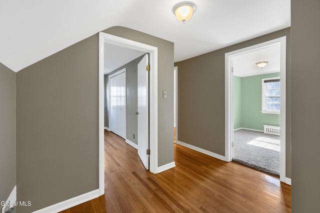 2324 Niskayuna Drive, Niskayuna, NY 12309