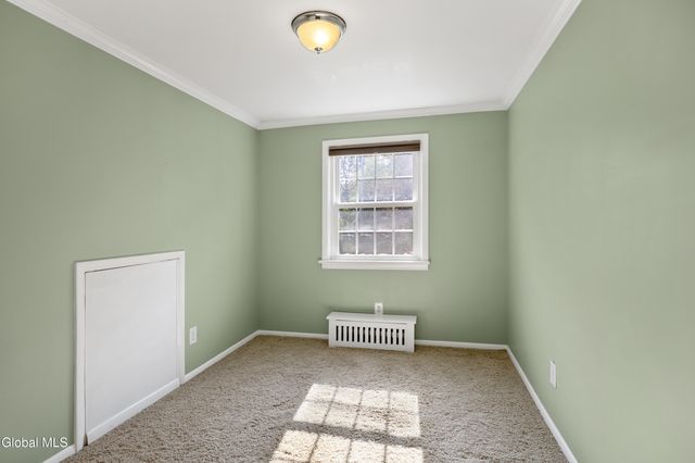 2324 Niskayuna Drive, Niskayuna, NY 12309