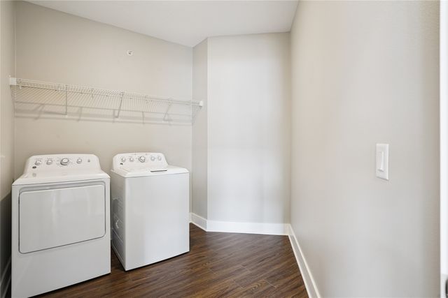 9065 Bishop Drive 213, West Des Moines, IA 50266