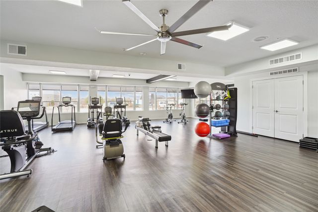 9065 Bishop Drive 213, West Des Moines, IA 50266