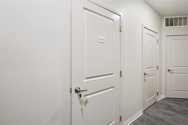 9065 Bishop Drive 213, West Des Moines, IA 50266