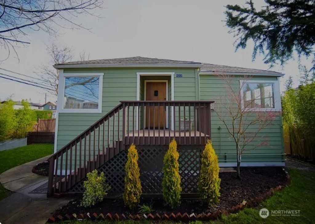 9202 17th Avenue SW, Seattle, WA 98106
