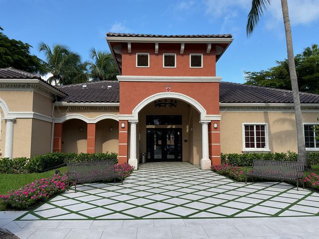 4155 N Haverhill Road 1414, West Palm Beach, FL 33417