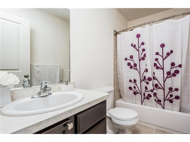 3070 Kilmer Avenue, Troy, MI 48083