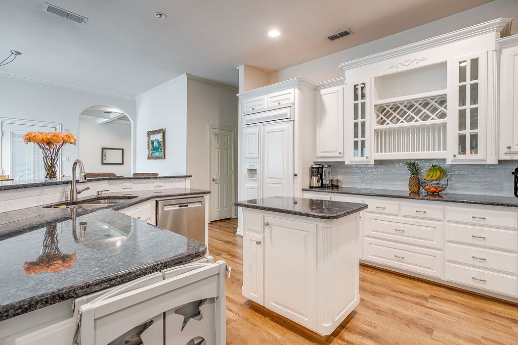 912 Thomas Crossing Drive, Fort Worth, TX 76028 — photo 4