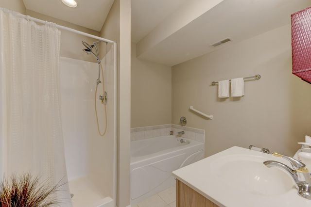 2515 Longwood Drive 102, Highland, IN 46322