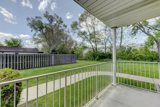 2515 Longwood Drive 102, Highland, IN 46322