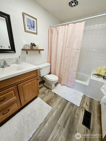 9135 Baird Court NW, Bremerton, WA 98311