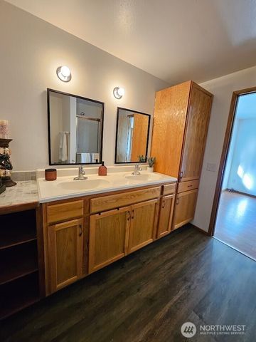 9135 Baird Court NW, Bremerton, WA 98311