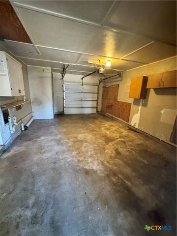 4602 Dahlia Lane, Victoria, TX 77904