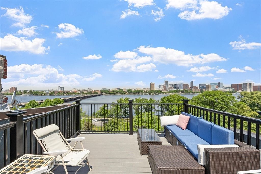 462 Beacon St 31, Boston, MA 02115