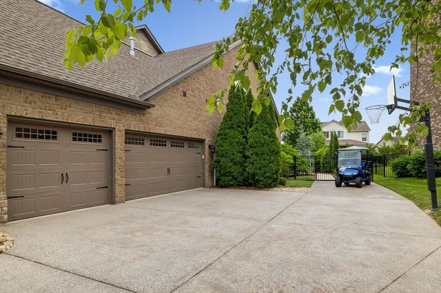 428 Larkhill Ln, Nolensville, TN 37135