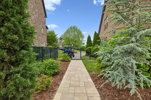 428 Larkhill Ln, Nolensville, TN 37135