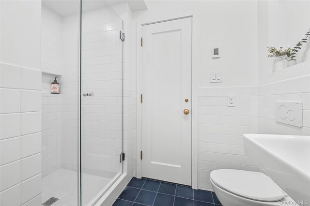 385 Argyle Road 2G, Brooklyn, NY 11218