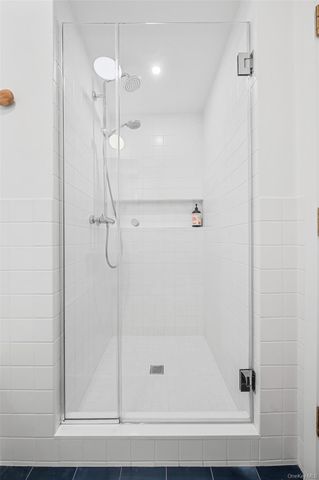 385 Argyle Road 2G, Brooklyn, NY 11218