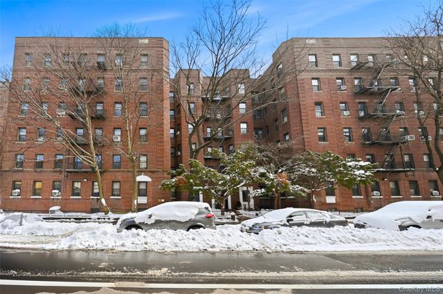 385 Argyle Road 2G, Brooklyn, NY 11218