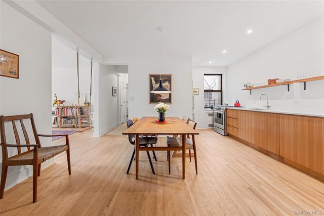 385 Argyle Road 2G, Brooklyn, NY 11218