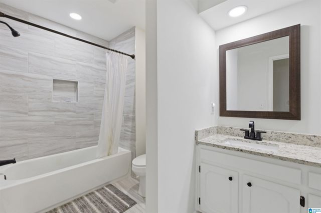 1973 CHANDAWAY DRIVE, Pelham, AL 35124