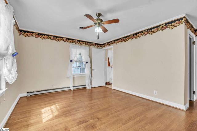 300 W Prentiss Avenue, Greenville, SC 29605