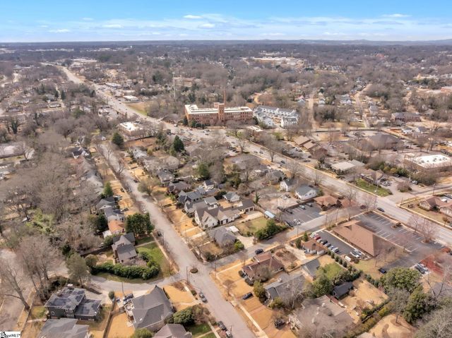 300 W Prentiss Avenue, Greenville, SC 29605