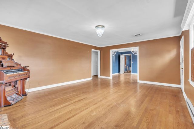 300 W Prentiss Avenue, Greenville, SC 29605