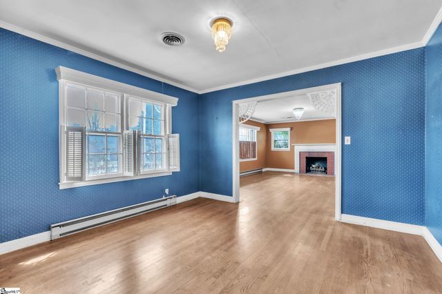 300 W Prentiss Avenue, Greenville, SC 29605