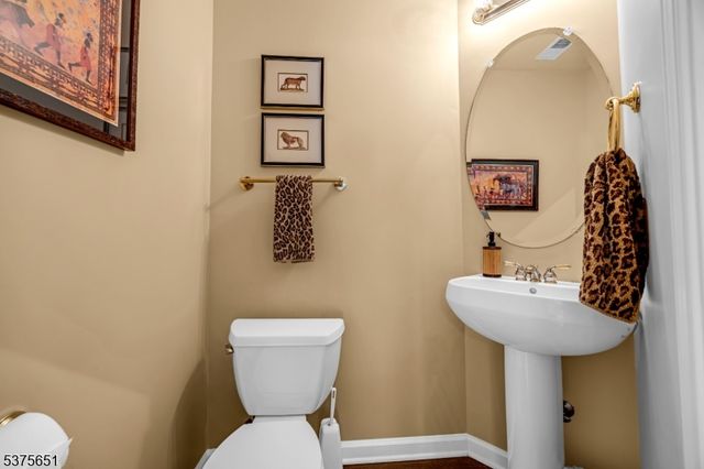 125 Stone Manor Dr, Franklin Twp., NJ 08873