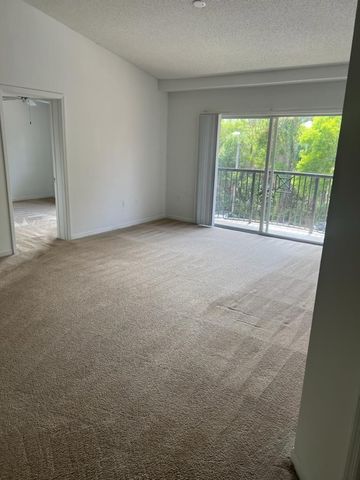 4177 N HAVERHILL Road 810, West Palm Beach, FL 33417