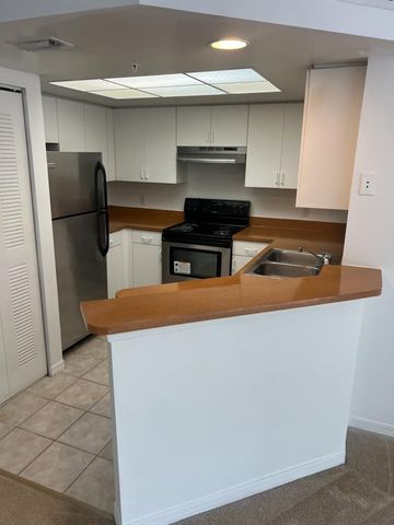 4177 N HAVERHILL Road 810, West Palm Beach, FL 33417