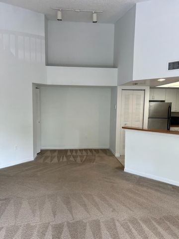 4177 N HAVERHILL Road 810, West Palm Beach, FL 33417