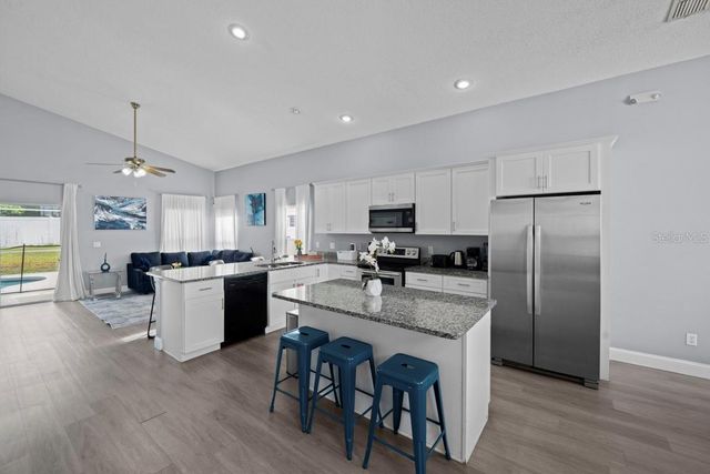 936 BLOOMINGDALE DRIVE, Davenport, FL 33897